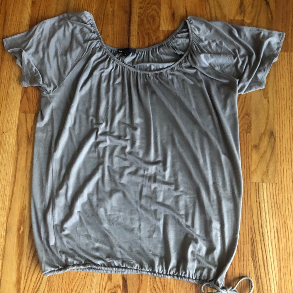 Gray Gap short sleeve shirt size medium